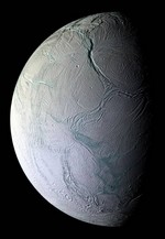 Imagen captada por la sonda Cassini de las grietas en Encelado que sugieren la presencia de un ocano subterrneo de agua lquida. (Foto: NASA)