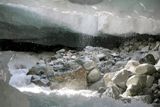 El agua derretida cayendo del glaciar Ferpecle, en Suiza. (Foto: EFE)